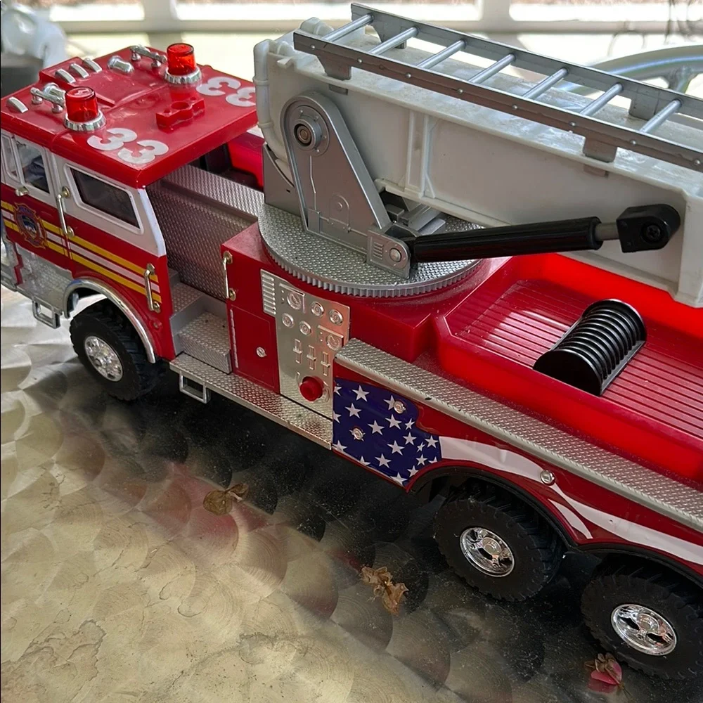 Vintage Red Fire Truck Toy with Ladder - Picture 7 of 10